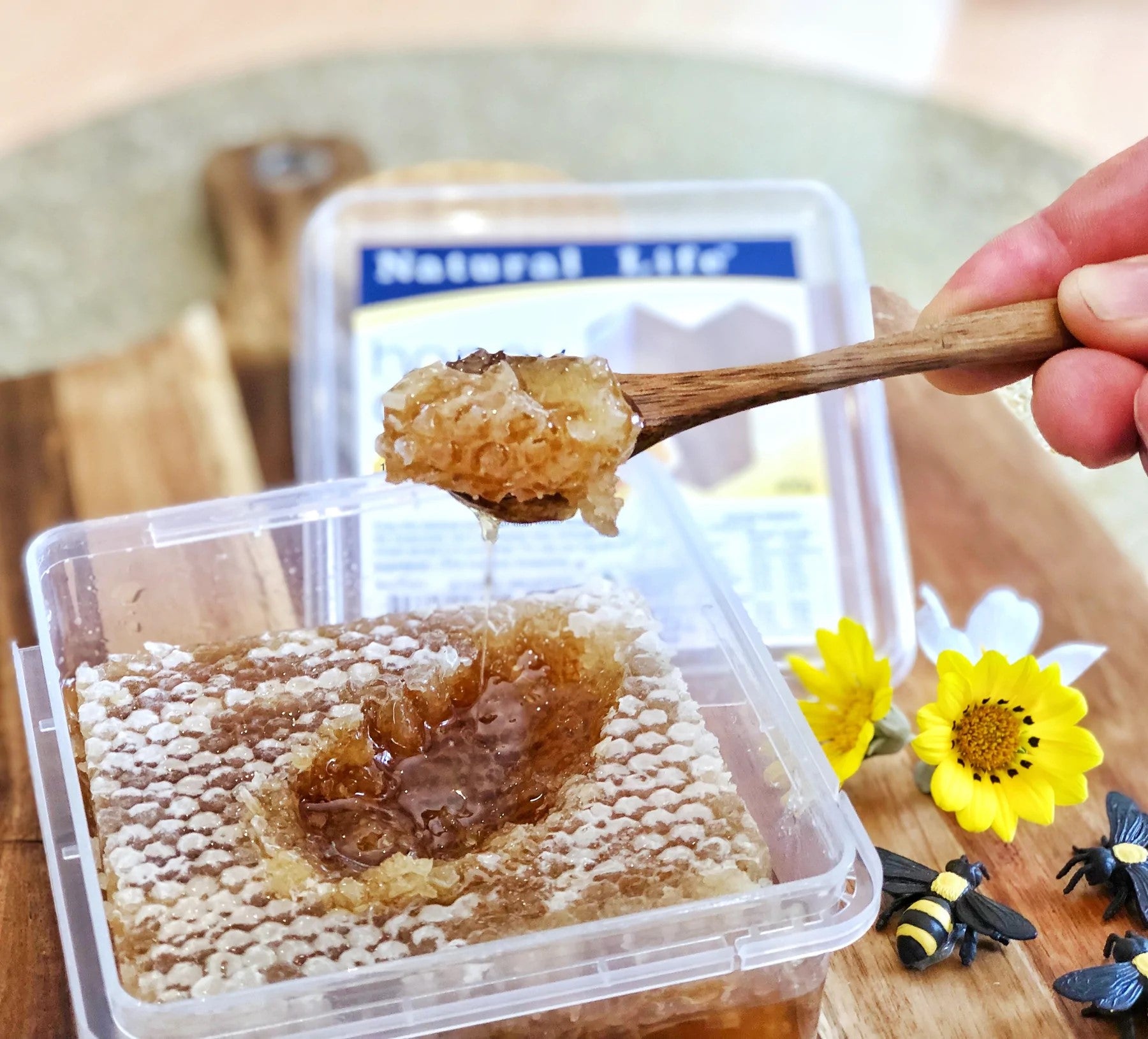 The Incredible Health Benefits of Raw Honeycomb – Australian Bee Products